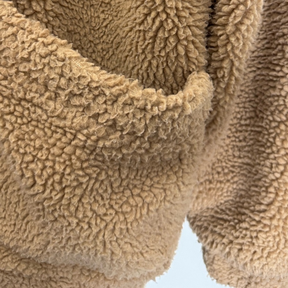 I.AM.GIA Sherpa Coat Oversized Teddy Jacket Size M Blogger Fav Tiktok Viral - Picture 15 of 15